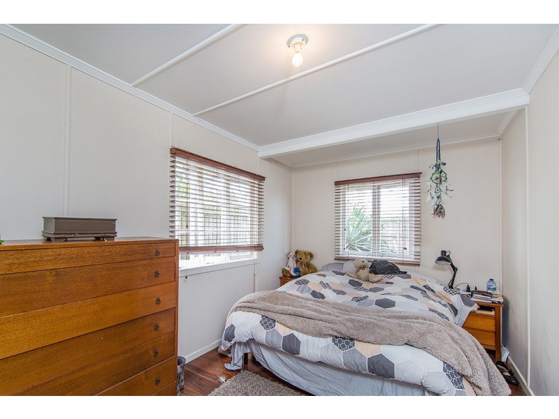390 Oxley Avenue, Redcliffe QLD 4020