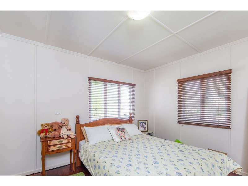 390 Oxley Avenue, Redcliffe QLD 4020