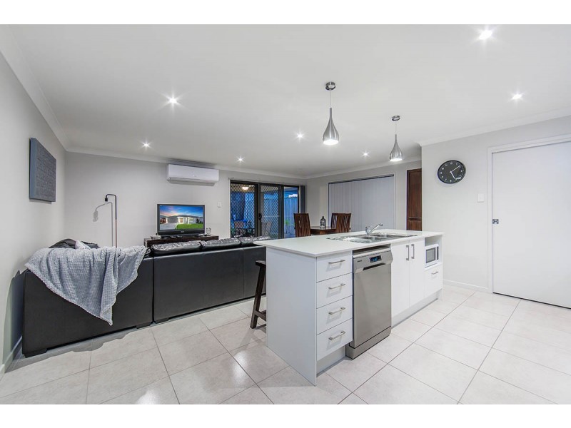 17 Wallace Street, Mango Hill QLD 4509