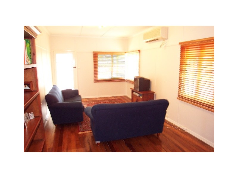 9 Maryborough Terrace, Scarborough QLD 4020