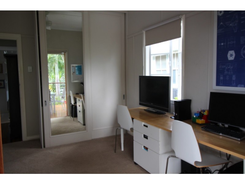 205 Oxley Avenue, Margate QLD 4019