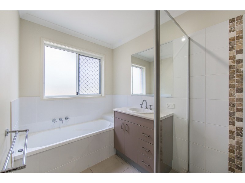 7 Stirling Esplanade, Griffin QLD 4503