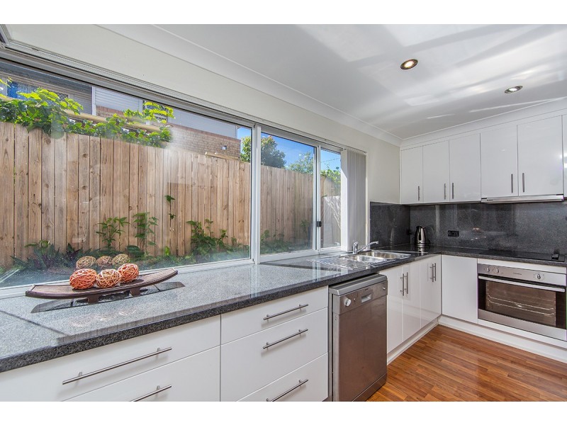 2/21 McAneny Street, Redcliffe QLD 4020