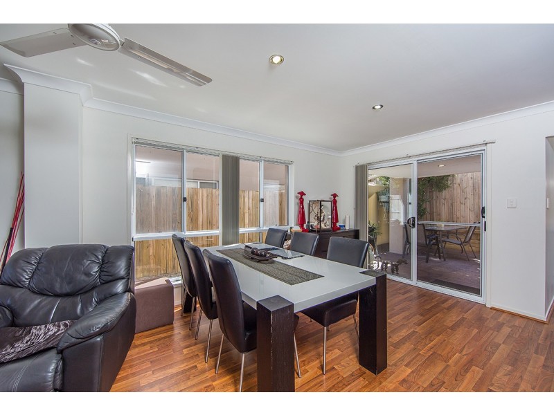 2/21 McAneny Street, Redcliffe QLD 4020