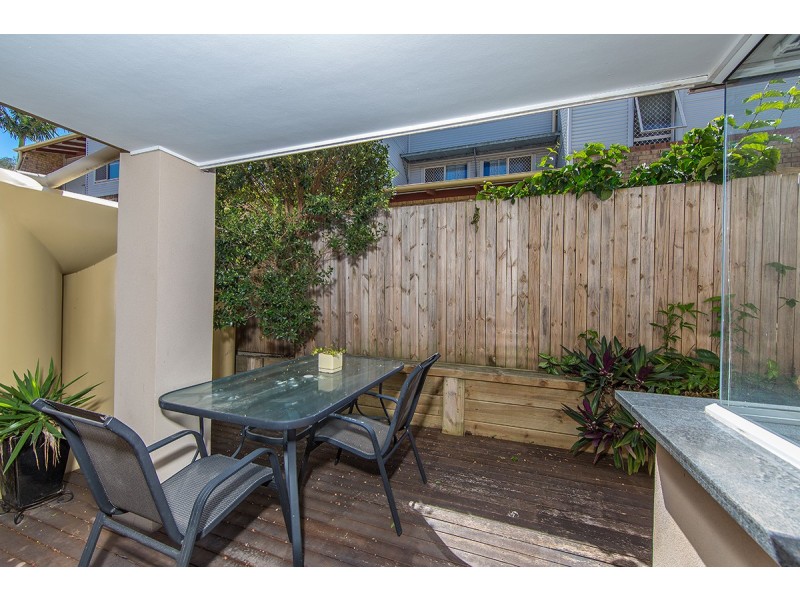 2/21 McAneny Street, Redcliffe QLD 4020