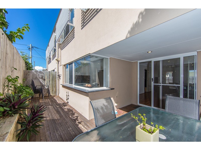 2/21 McAneny Street, Redcliffe QLD 4020