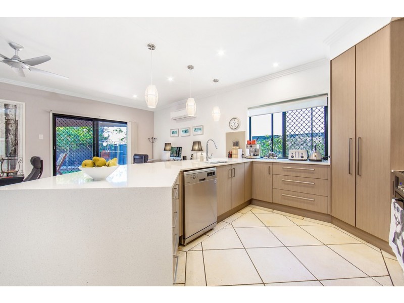 9 Walsh Street, Redcliffe QLD 4020