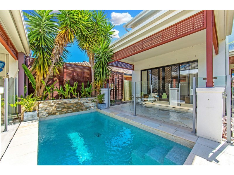 9 Walsh Street, Redcliffe QLD 4020