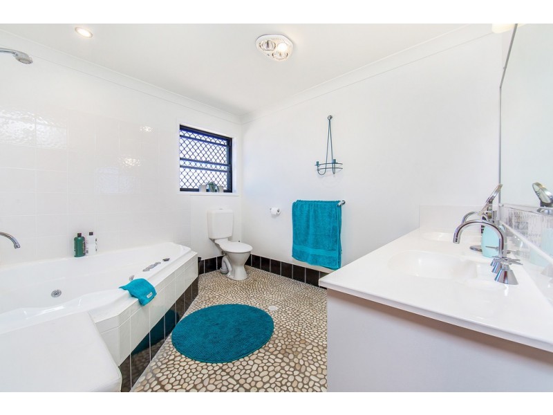 9 Walsh Street, Redcliffe QLD 4020