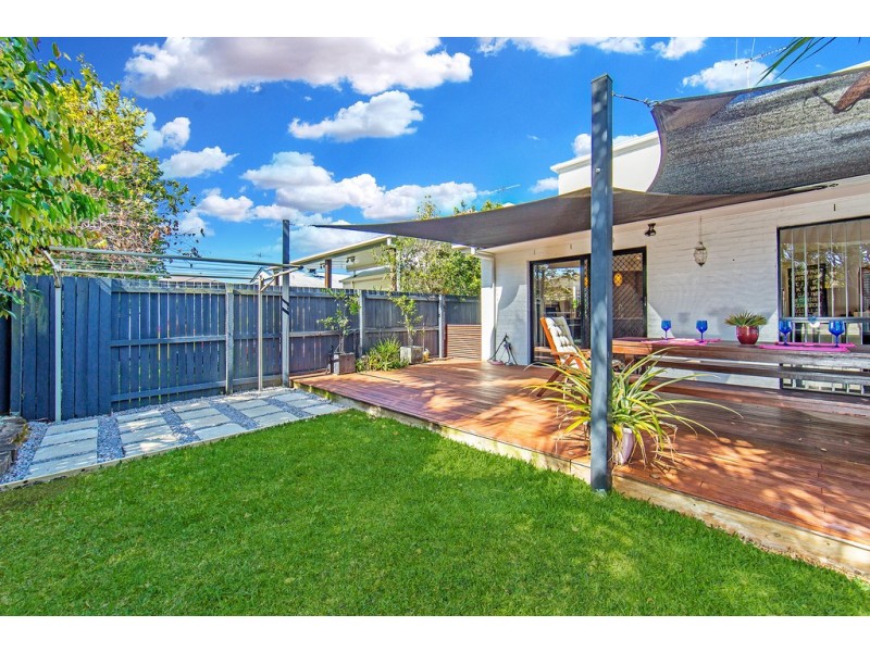 9 Walsh Street, Redcliffe QLD 4020
