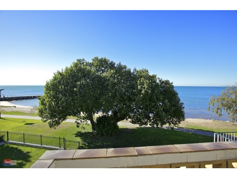 5/52 Prince Edward Parade, Redcliffe QLD 4020