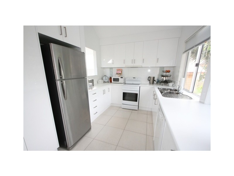 3 Brighton Street, Woody Point QLD 4019