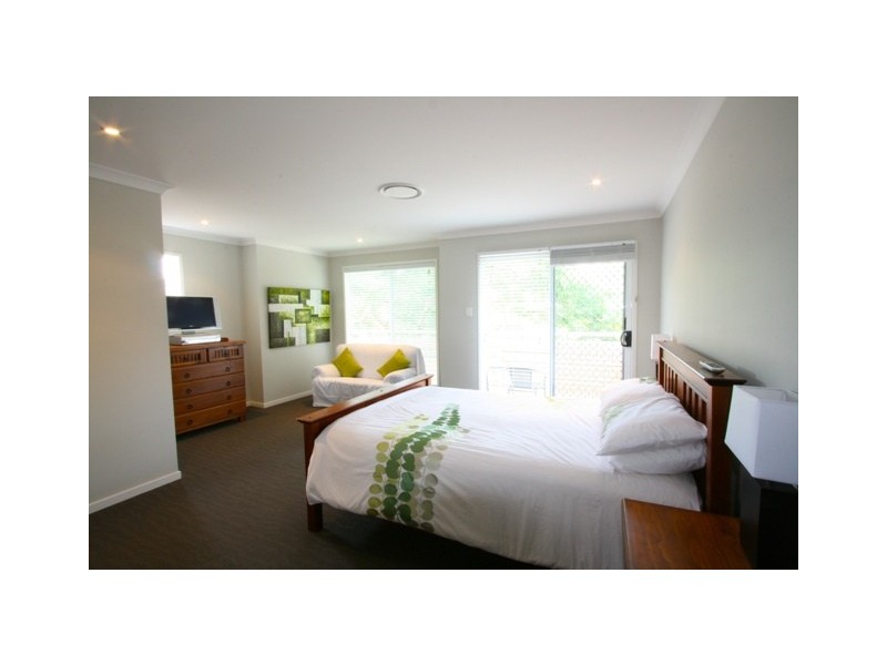 6 Roma Street, Scarborough QLD 4020