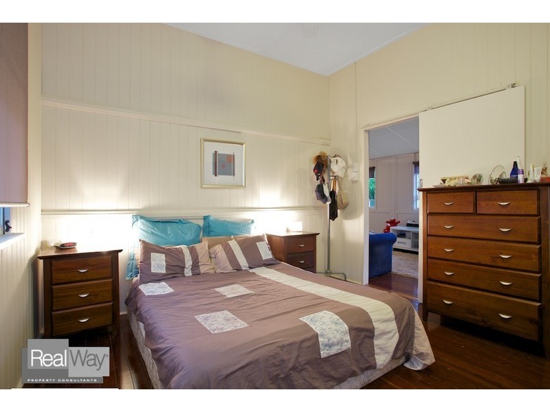 13 Herbert Street, Scarborough QLD 4020