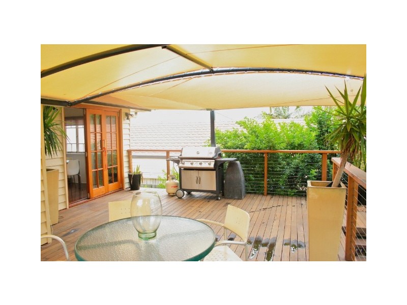 13 Herbert Street, Scarborough QLD 4020