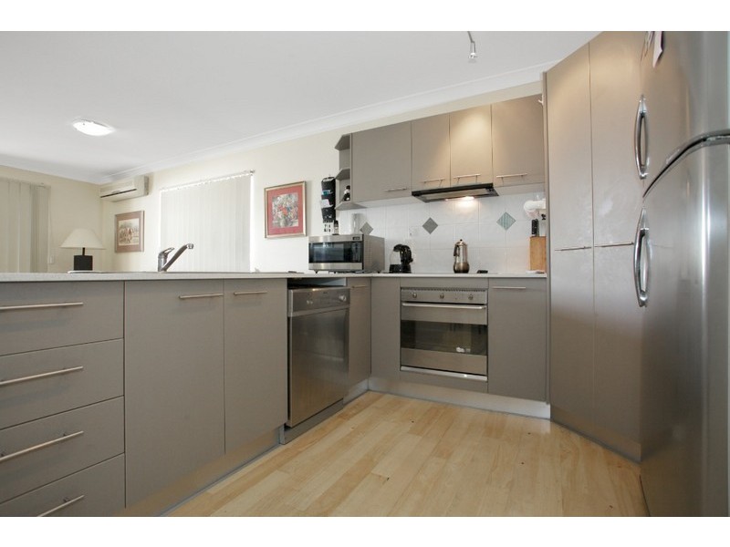 8/28 Murphy Street, Scarborough QLD 4020