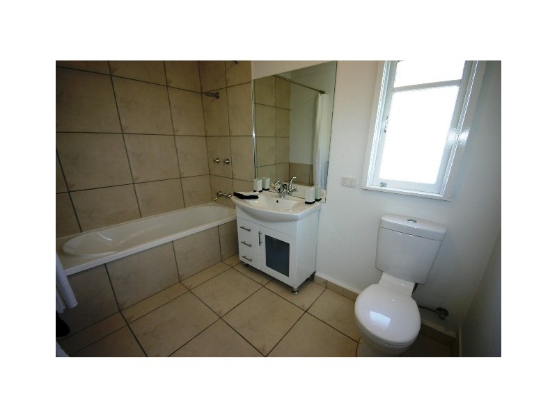 284 Scarborough Road, Scarborough QLD 4020