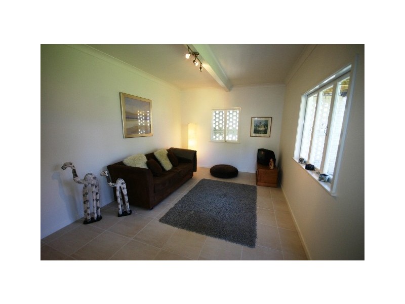 284 Scarborough Road, Scarborough QLD 4020