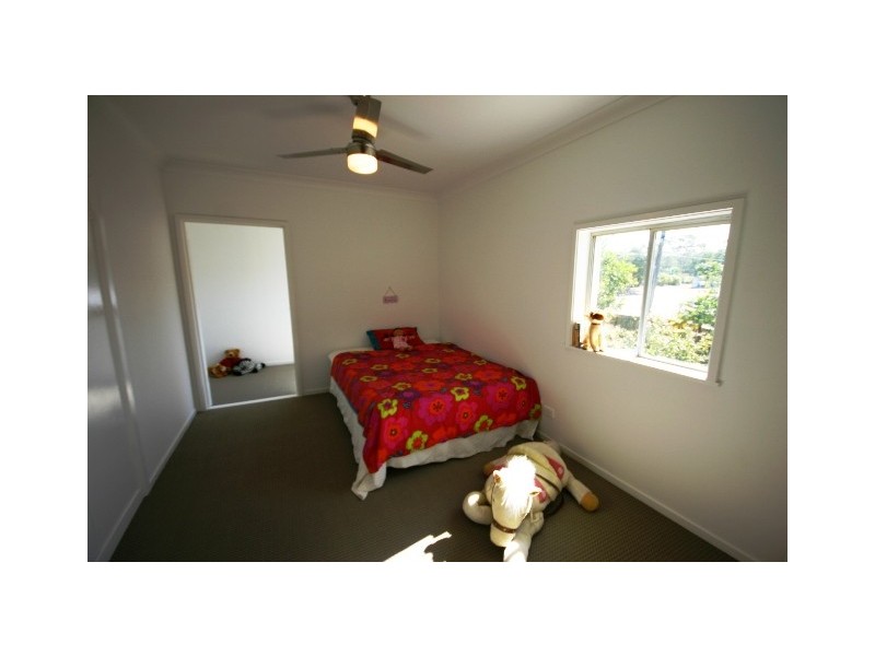 284 Scarborough Road, Scarborough QLD 4020