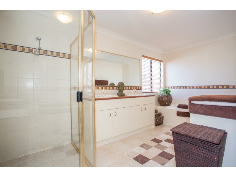 30 Grace Street, Scarborough QLD 4020