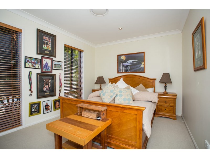 30 Grace Street, Scarborough QLD 4020