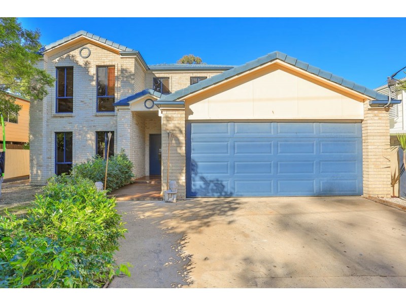 30 Grace Street, Scarborough QLD 4020