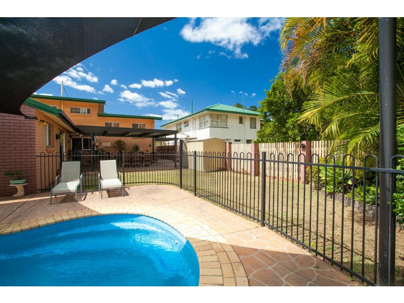 4 Baringa Street, Clontarf QLD 4019