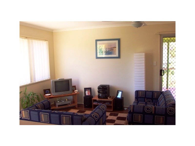 18a Roma Street, Scarborough QLD 4020