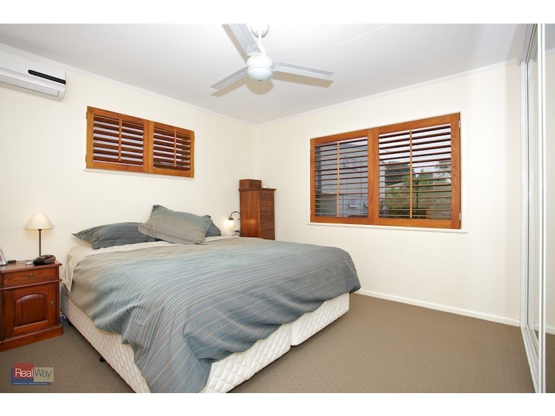 214 Scarborough Road, Scarborough QLD 4020