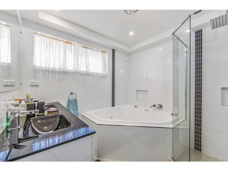 14 Buckingham Street, Margate QLD 4019