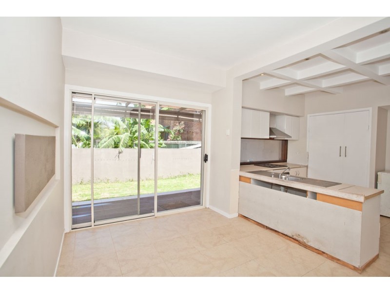 1 Hardiman Street, Woody Point QLD 4019