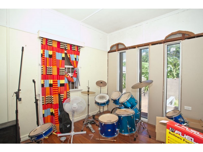 1 Hardiman Street, Woody Point QLD 4019