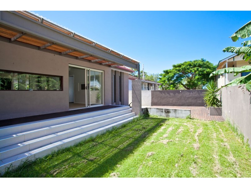 1 Hardiman Street, Woody Point QLD 4019