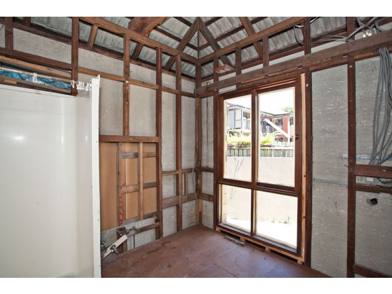 1 Hardiman Street, Woody Point QLD 4019