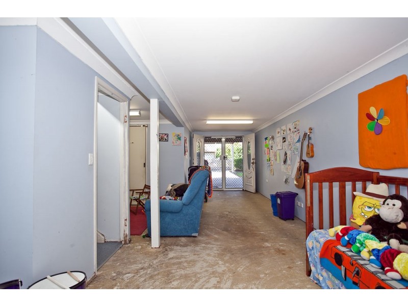 35 Gertrude Street, Redcliffe QLD 4020