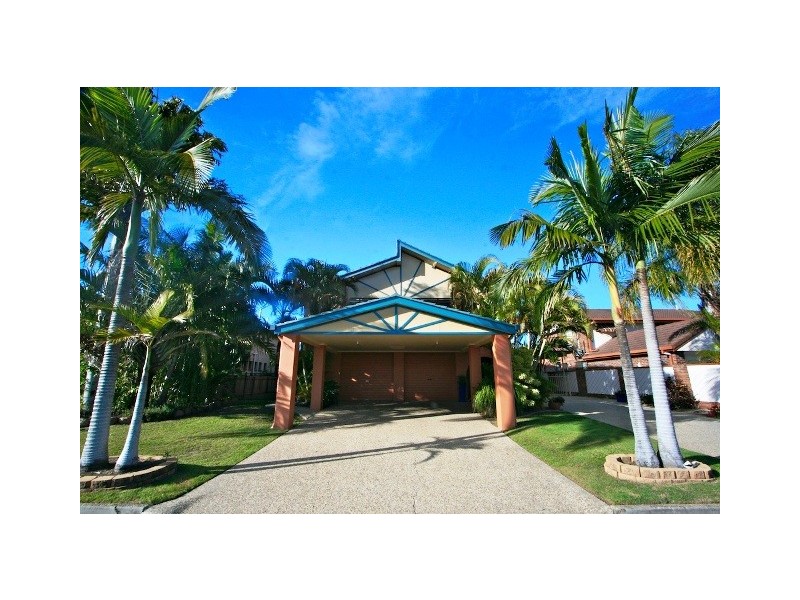 12 Southern Cross Drive, Newport QLD 4020