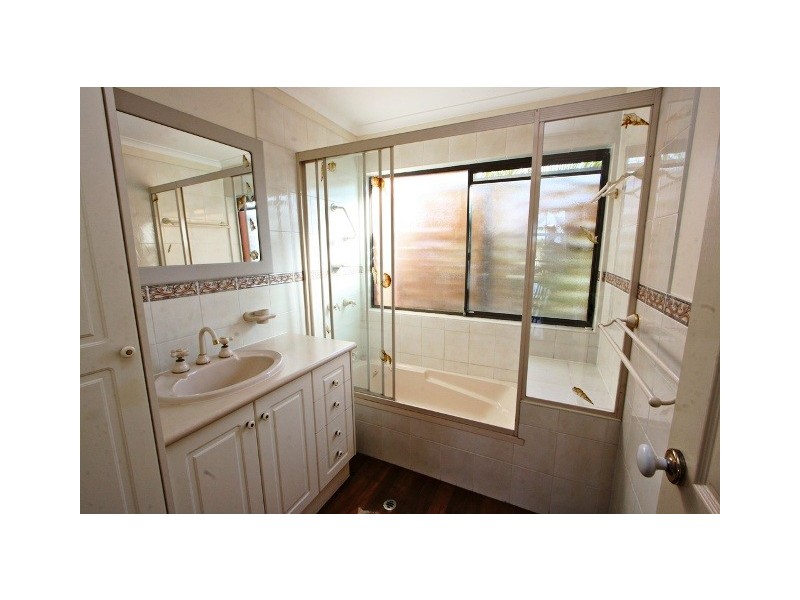 12 Southern Cross Drive, Newport QLD 4020