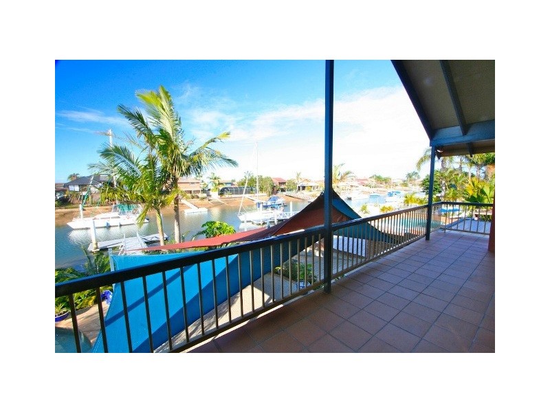 12 Southern Cross Drive, Newport QLD 4020