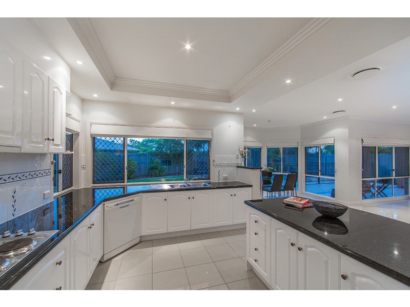 5 Eva Court, Newport QLD 4020