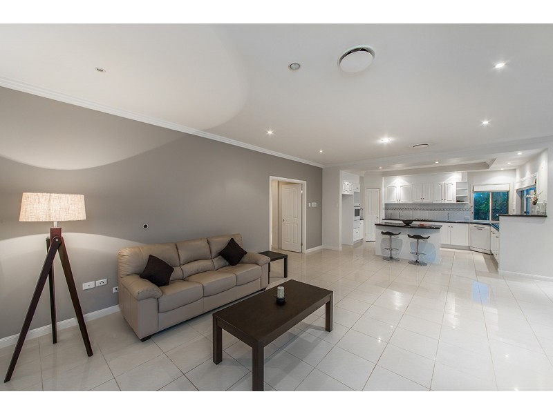 5 Eva Court, Newport QLD 4020