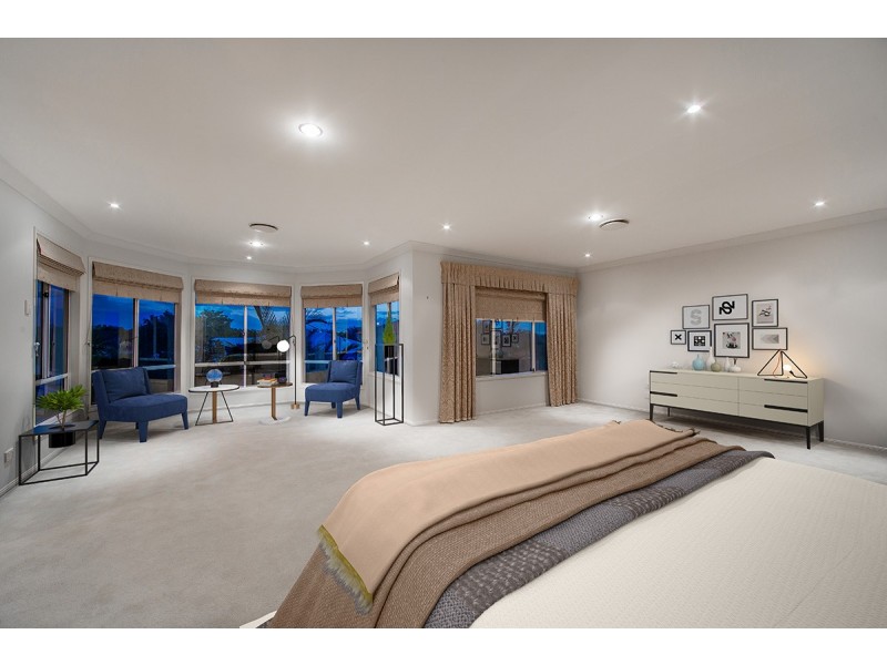 5 Eva Court, Newport QLD 4020