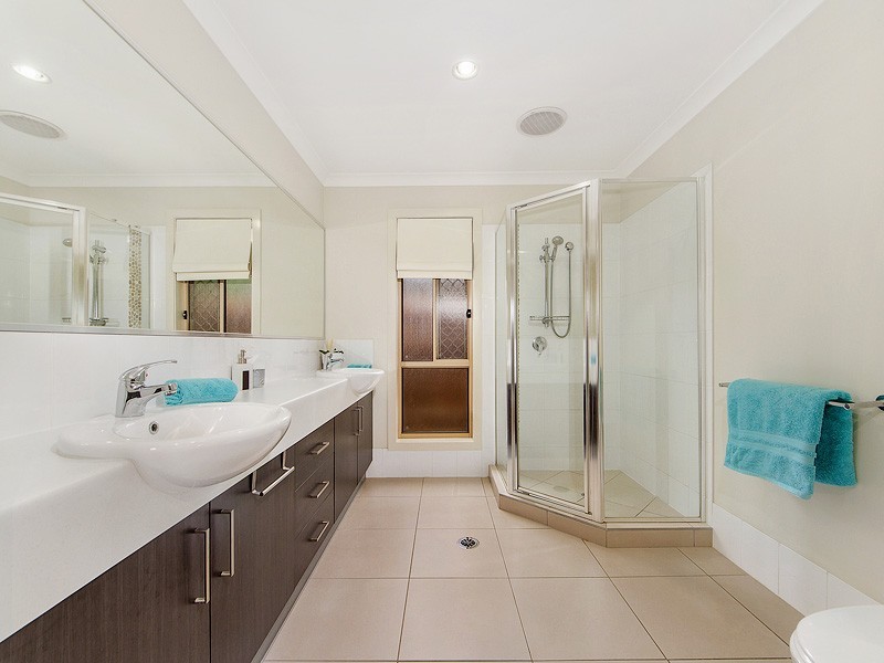 6 Caitlin Court, Rothwell QLD 4022