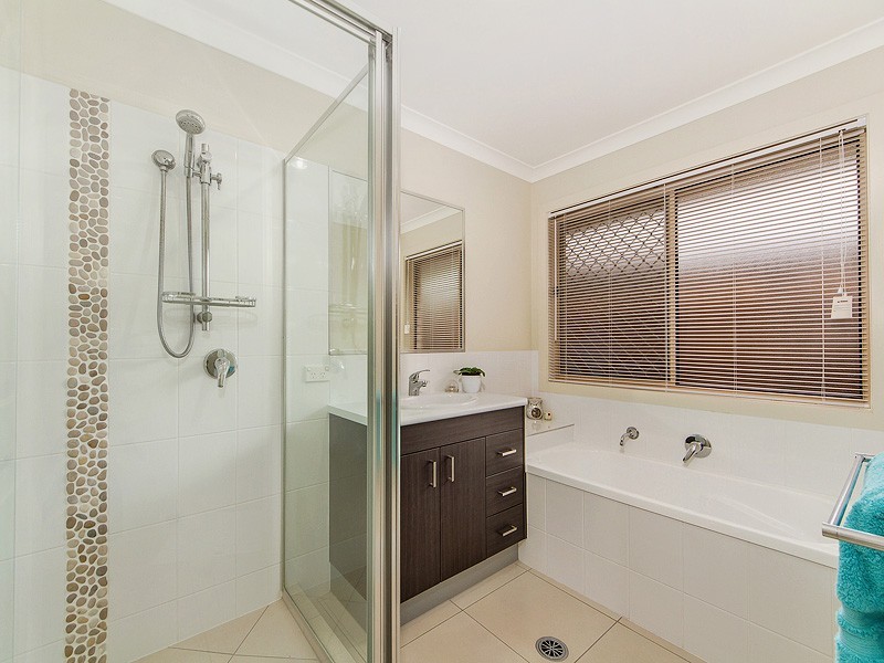 6 Caitlin Court, Rothwell QLD 4022