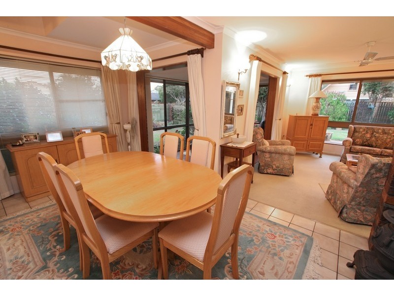 3 La Salle Drive, Newport QLD 4020