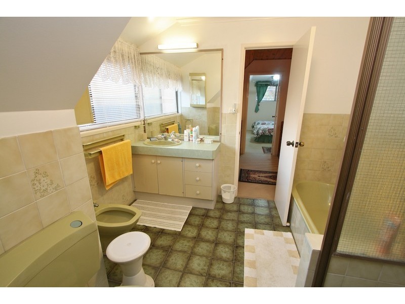 3 La Salle Drive, Newport QLD 4020