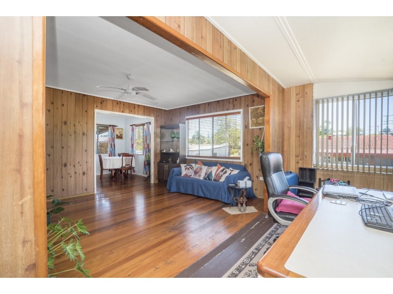 16 Michel Road, Scarborough QLD 4020