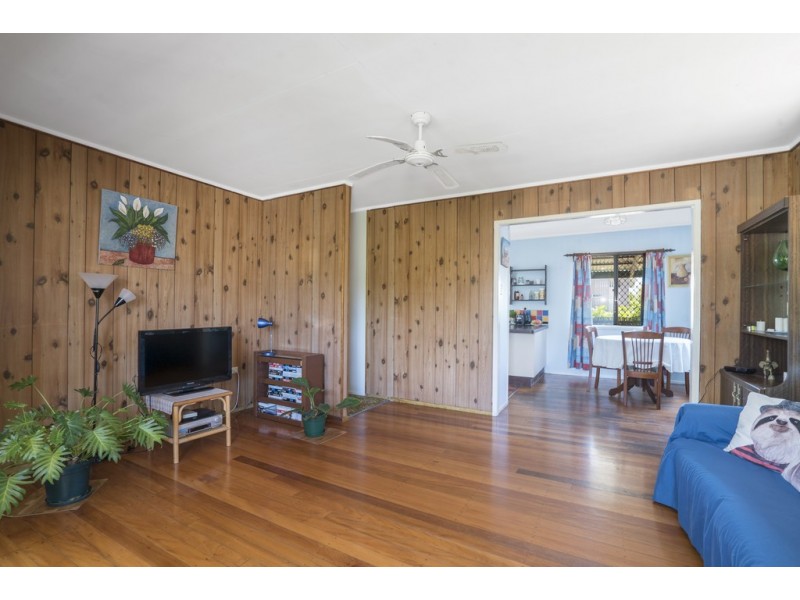 16 Michel Road, Scarborough QLD 4020