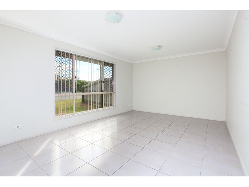 1/2 Whitlock Drive, Rothwell QLD 4022