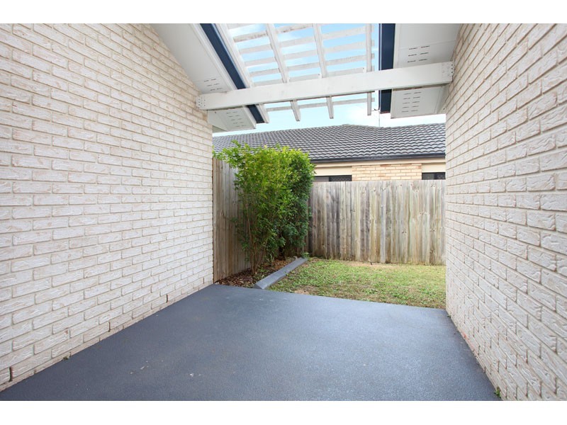 1/2 Whitlock Drive, Rothwell QLD 4022