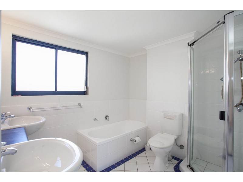 10/93 Marine Parade, Redcliffe QLD 4020